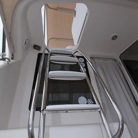 ספינת מלון Yaku Wayra Charter