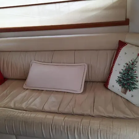 Yaku Wayra Charter Bådhotel *