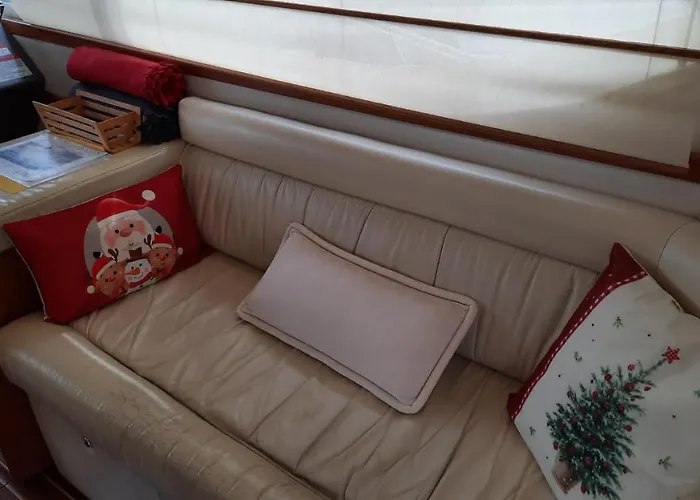 Bådhotel Yaku Wayra Charter *