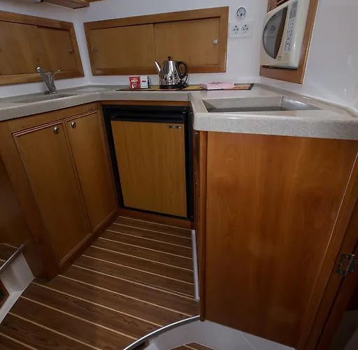 보트호텔 Yaku Wayra Charter 플라야블랑카