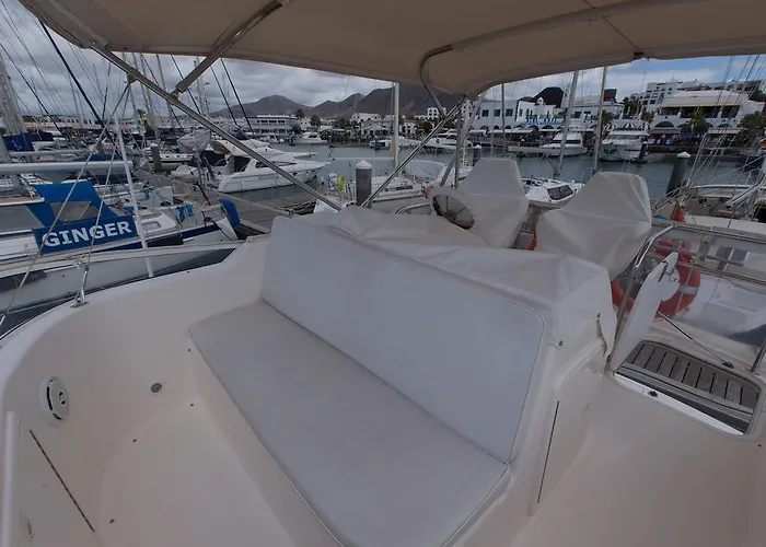 Yaku Wayra Charter 플라야블랑카