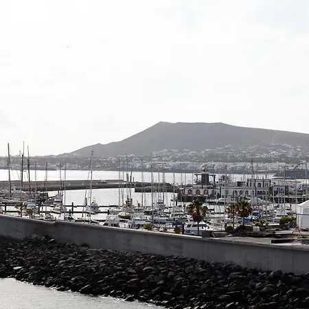 Yaku Wayra Charter 보트호텔